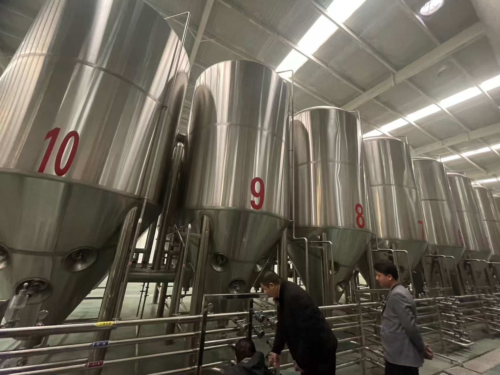 延庆精酿啤酒设备厂—平面布置、设备设计、制造、调试、培训等一条龙服务